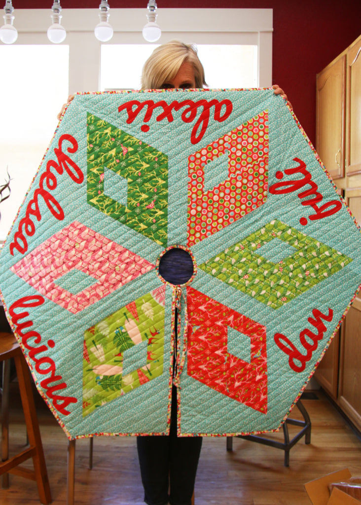 Kringle Crossing Tree Skirt & Table Topper Pattern