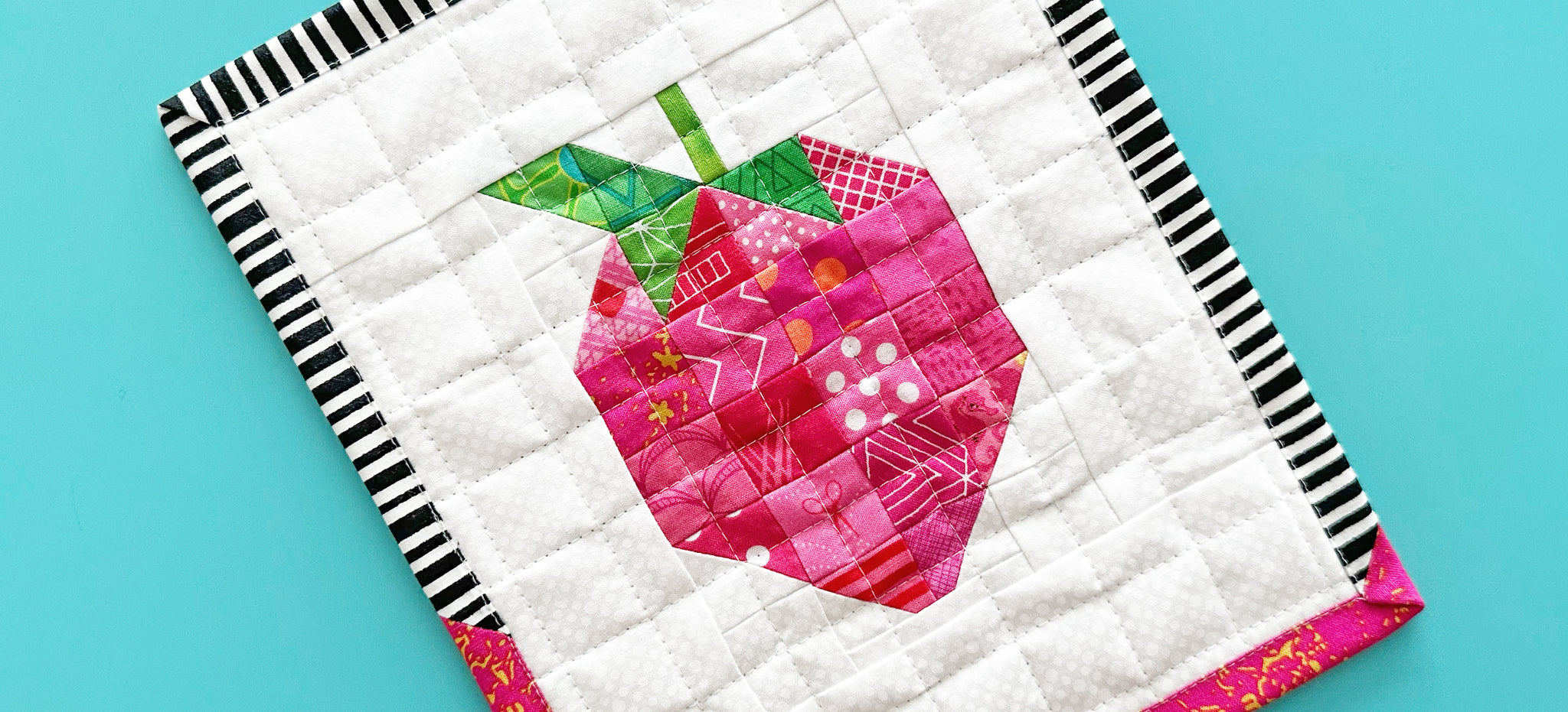 Free Patchwork Strawberry Mini Quilt Pattern