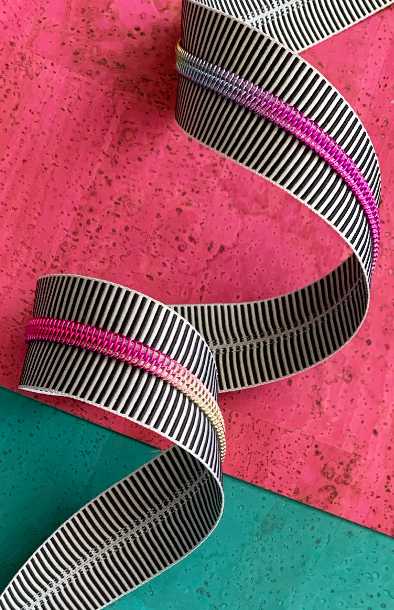 RTS Black/ Bubblegum #5 Zipper Tape by the Yard – Itchin To Get Stitchin  Custom Fabrics